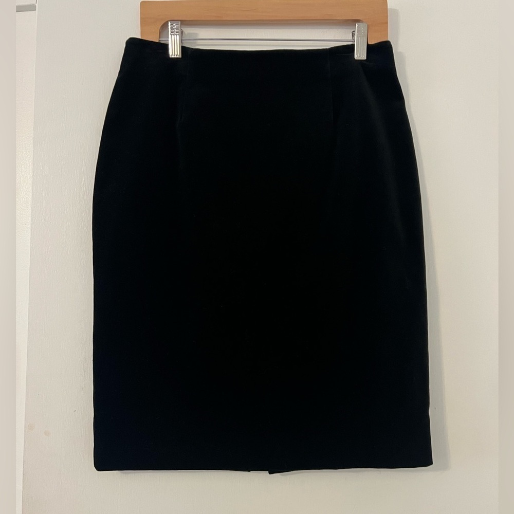 Betsey Johnson Classic Black Pencil Skirt feels like velvet size L (V119)
